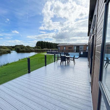 Hôtel Westlands Country Park à Annan Extérieur photo