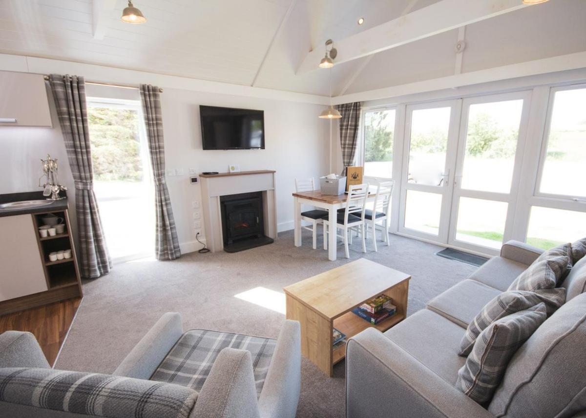 Hôtel Westlands Country Park à Annan Extérieur photo