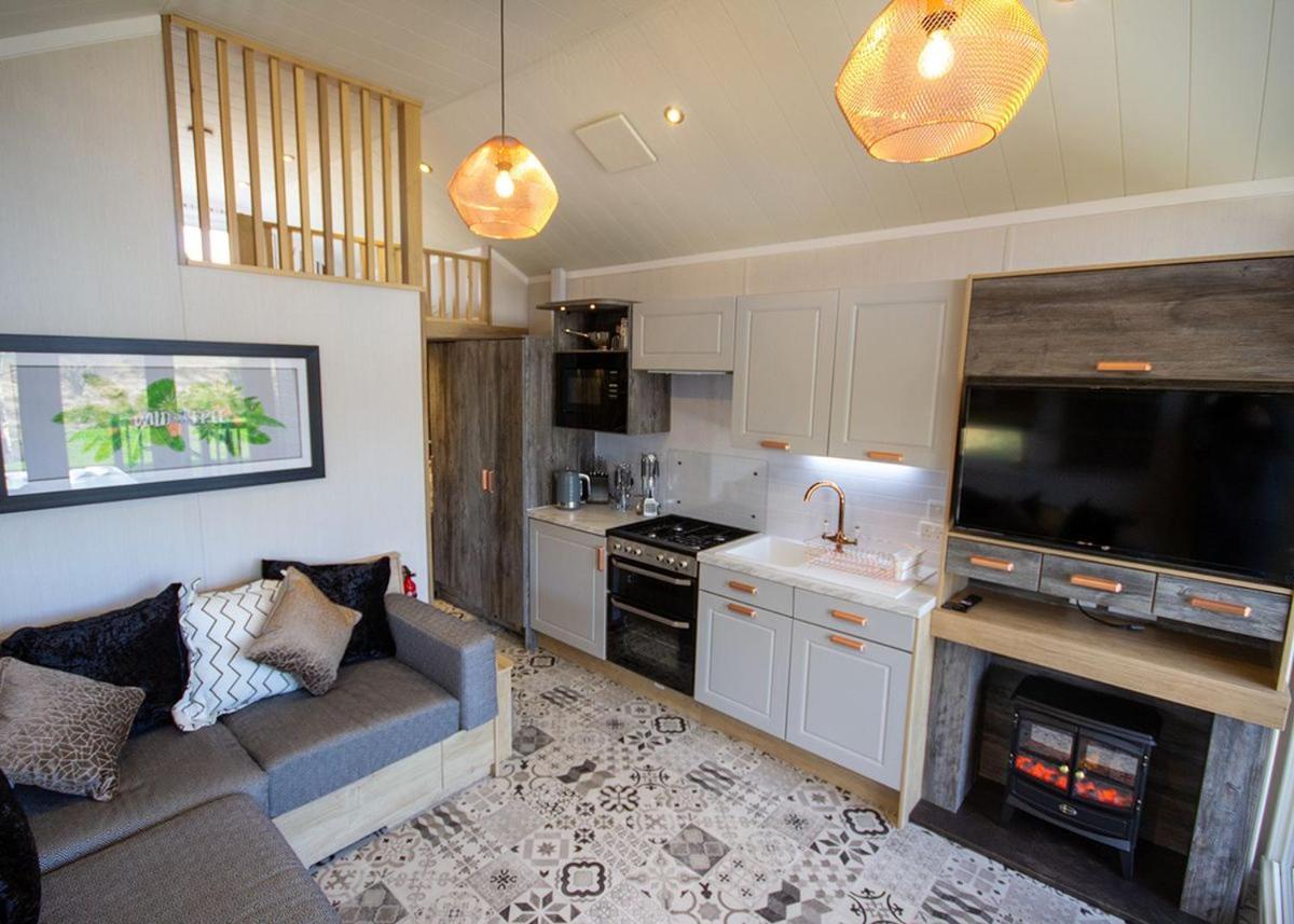 Hôtel Westlands Country Park à Annan Extérieur photo