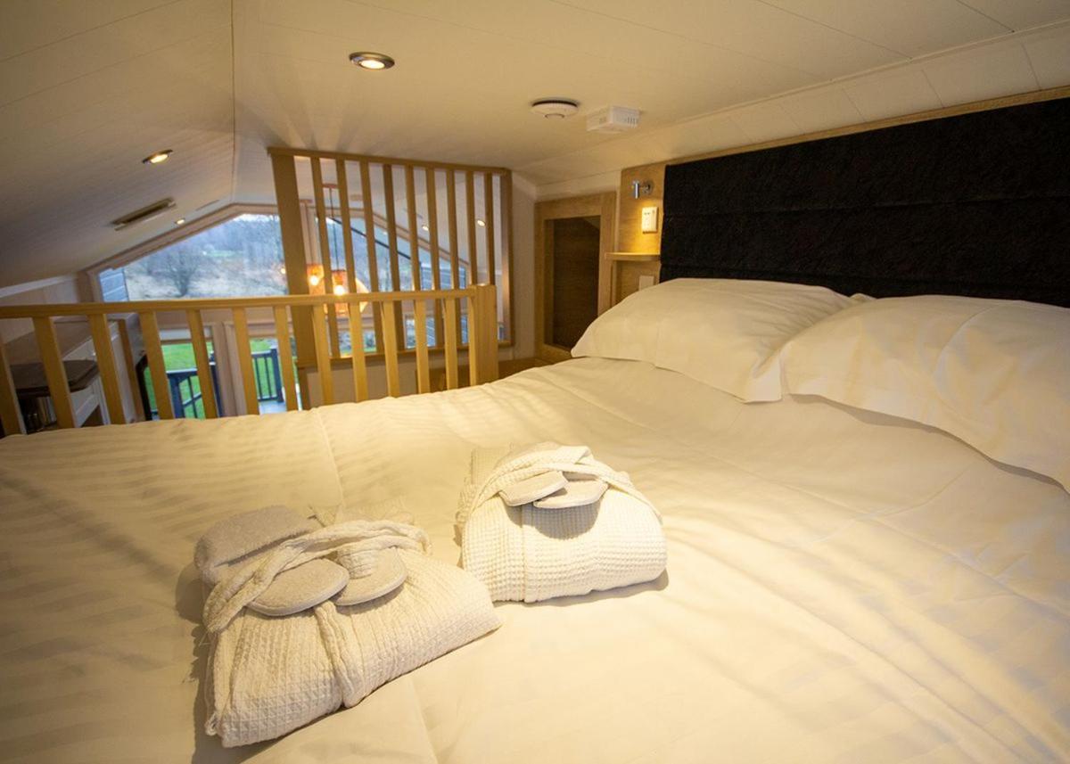 Hôtel Westlands Country Park à Annan Extérieur photo