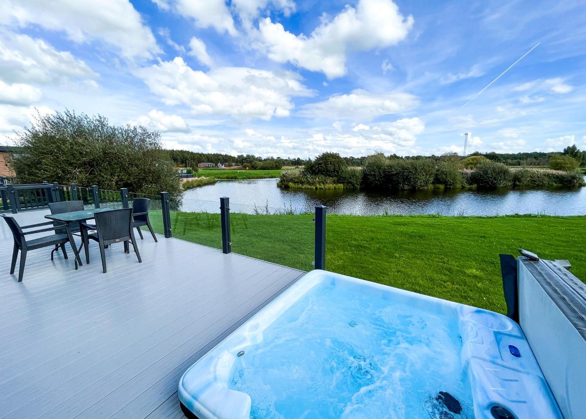 Hôtel Westlands Country Park à Annan Extérieur photo