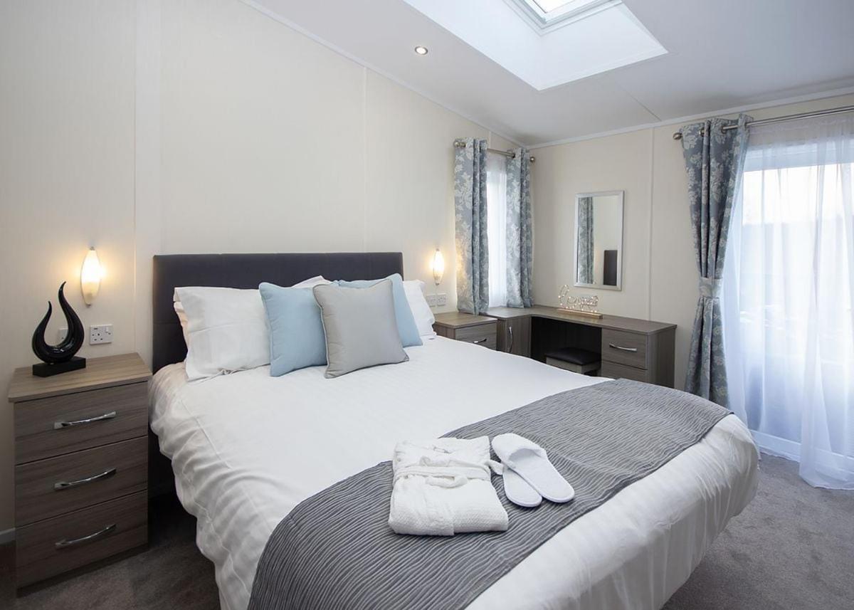 Hôtel Westlands Country Park à Annan Extérieur photo