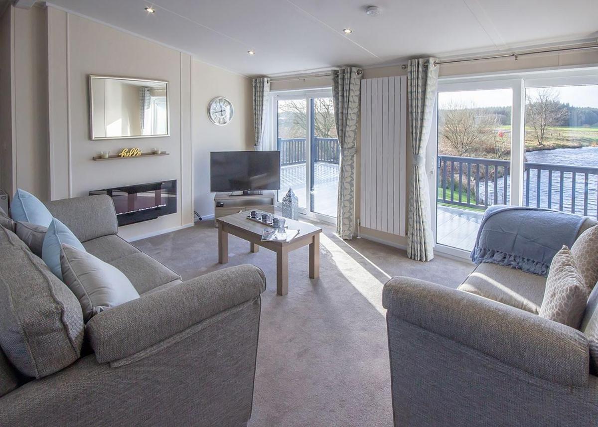 Hôtel Westlands Country Park à Annan Extérieur photo