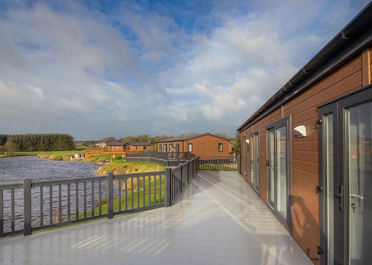 Hôtel Westlands Country Park à Annan Extérieur photo
