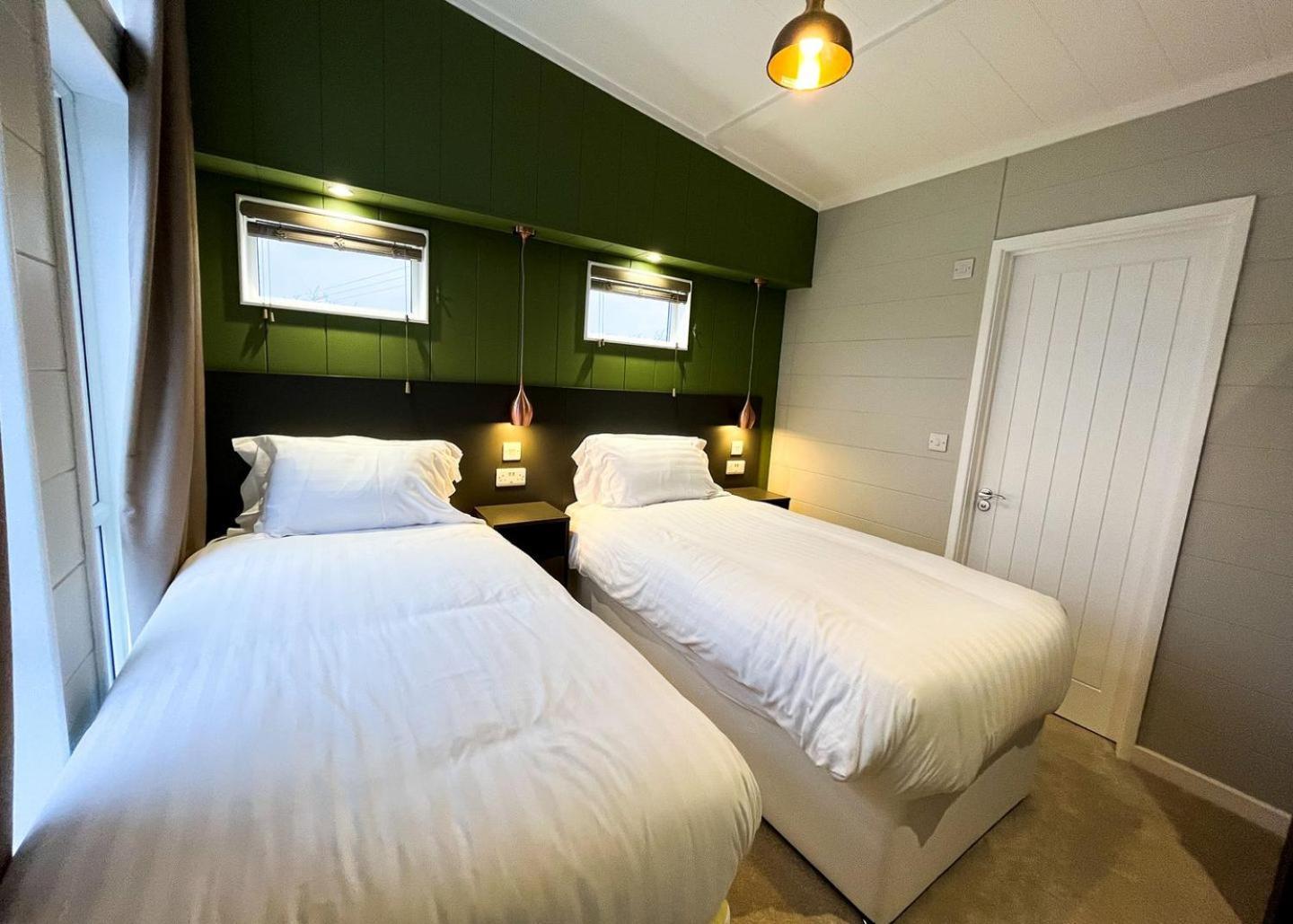 Hôtel Westlands Country Park à Annan Extérieur photo