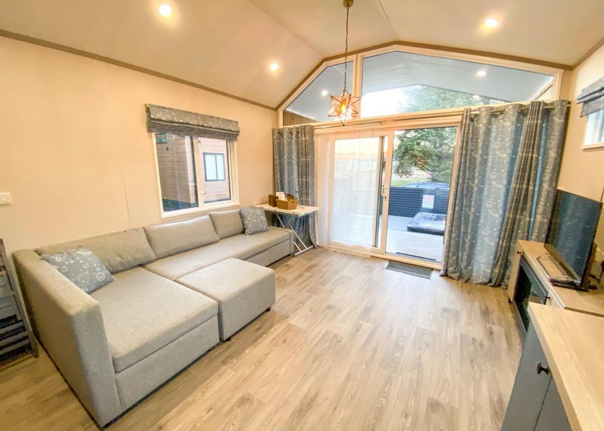 Hôtel Westlands Country Park à Annan Extérieur photo