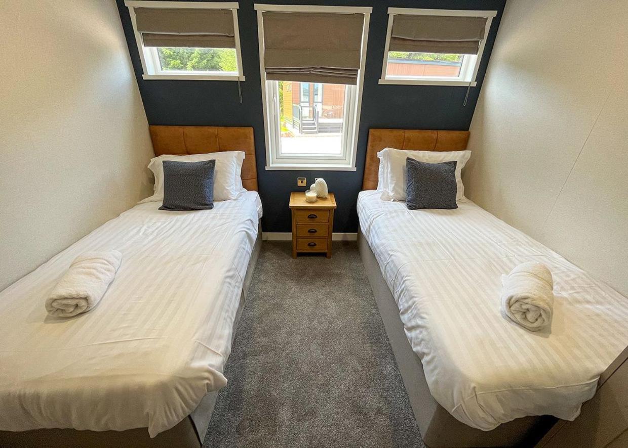 Hôtel Westlands Country Park à Annan Extérieur photo